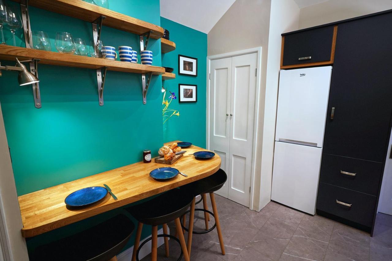 Ferienwohnung Tastefully Decorated 1-Bed With Free Parking - At Hem Winchester Exterior foto